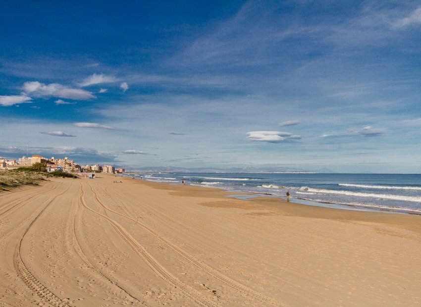 Obra nueva - Ático -
Torrevieja - La Mata