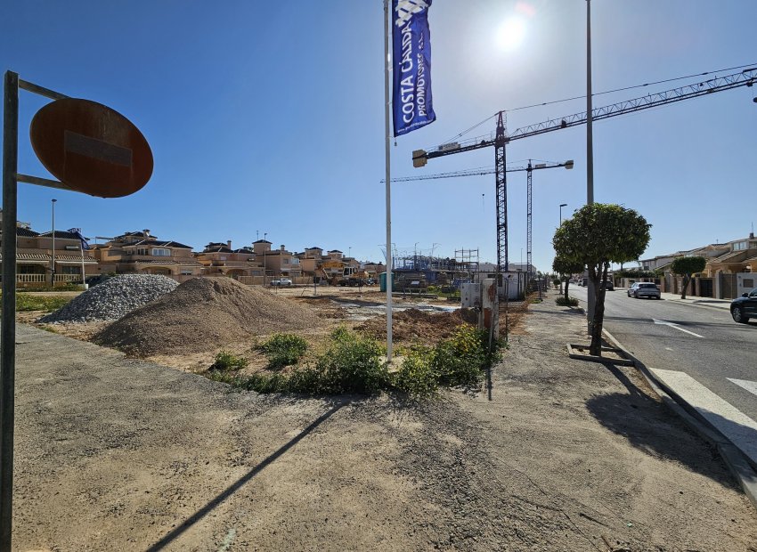 Obra nueva - Bungalow alto -
Torre de la Horadada