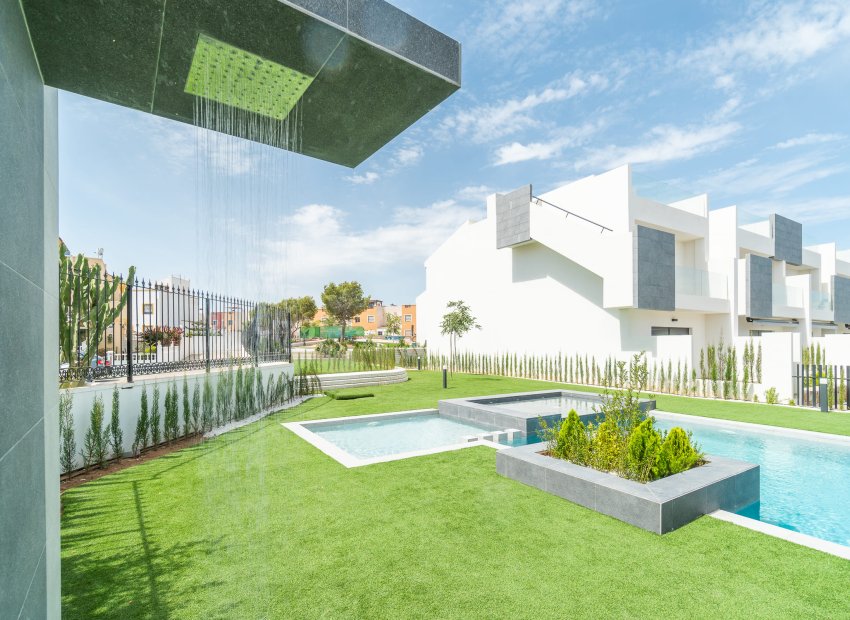 Obra nueva - Bungalow alto -
Torrevieja