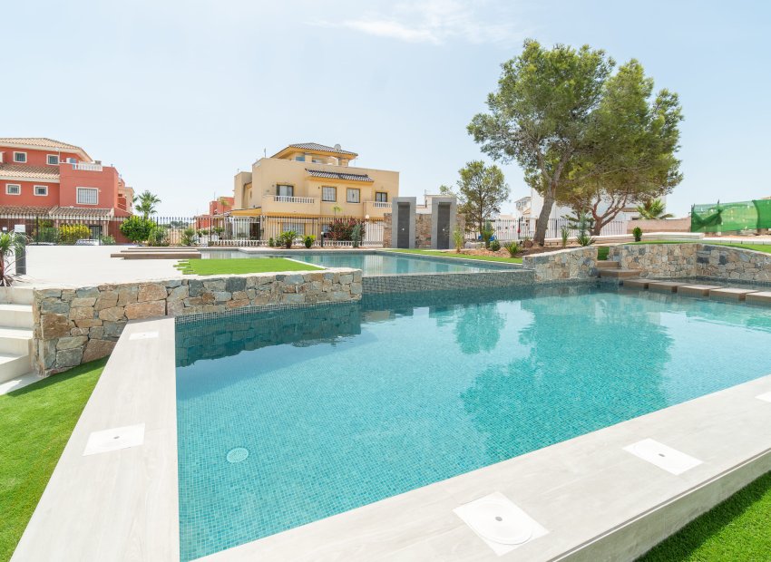 Obra nueva - Bungalow - Planta Baja -
Torrevieja