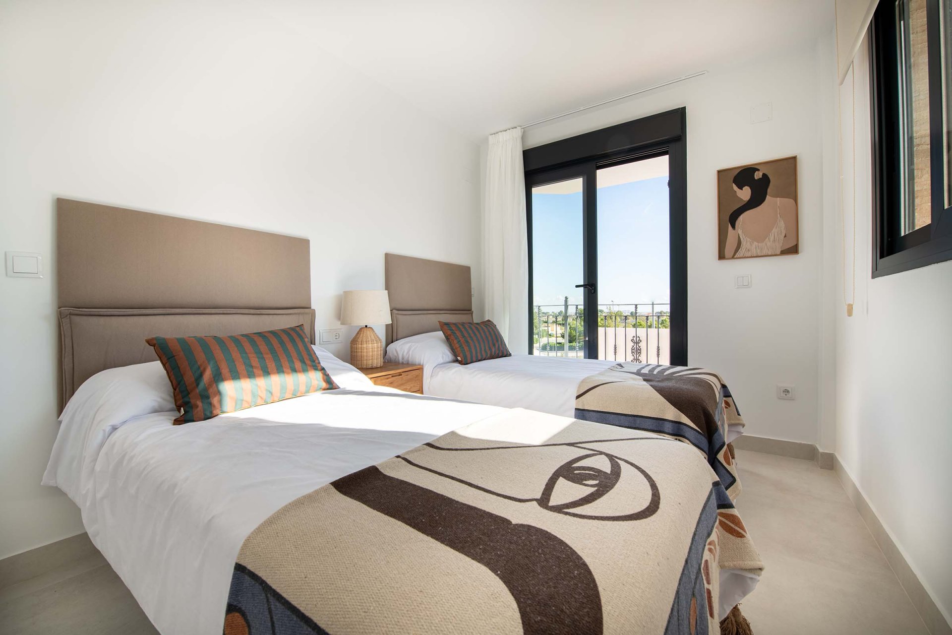 Obra nueva - Casa adosada -
Cox