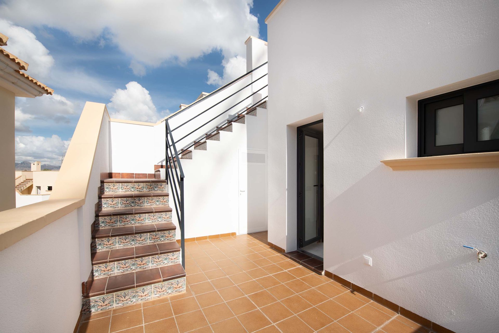 Obra nueva - Casa adosada -
Cox