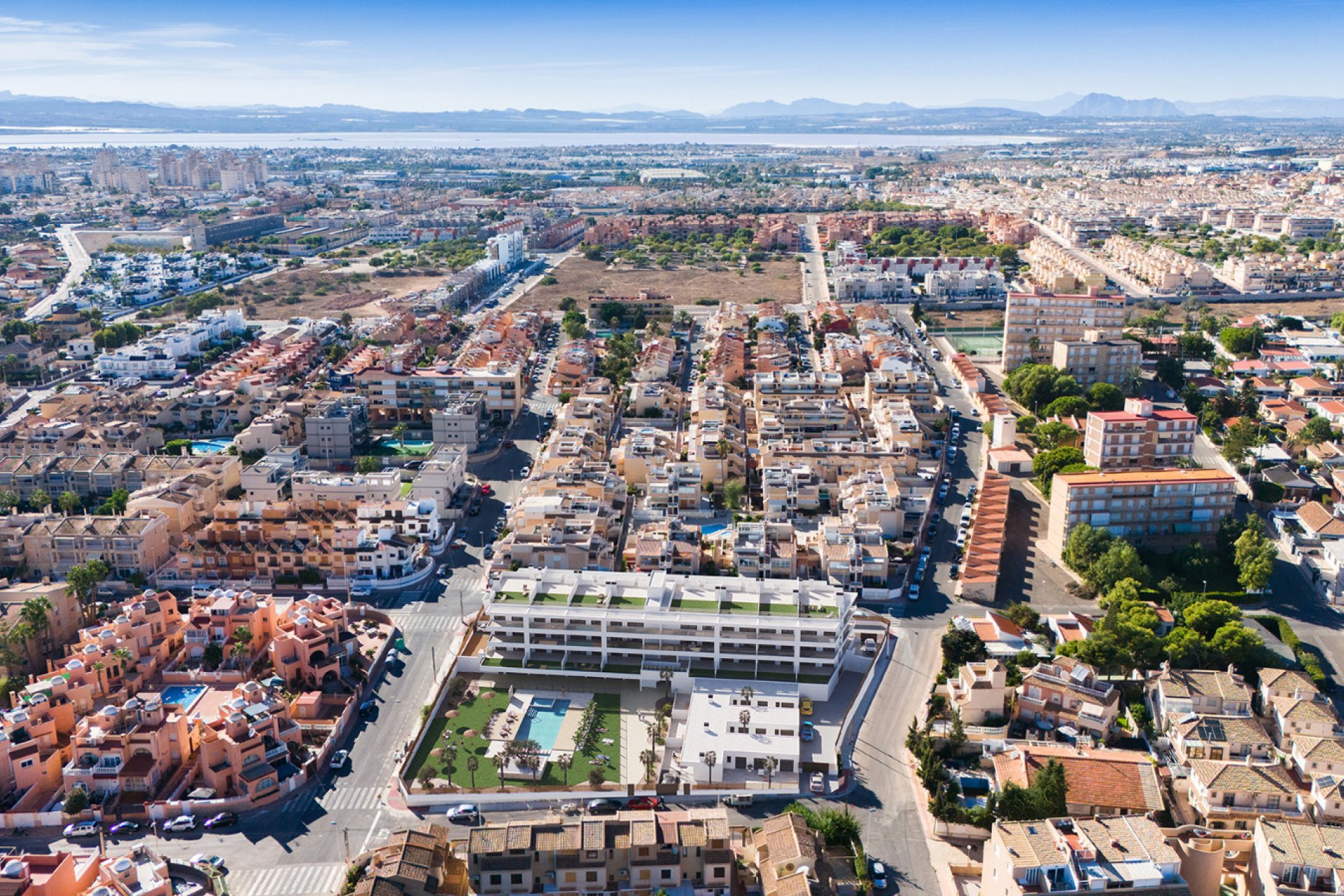 Obra nueva - Casa adosada -
Torrevieja