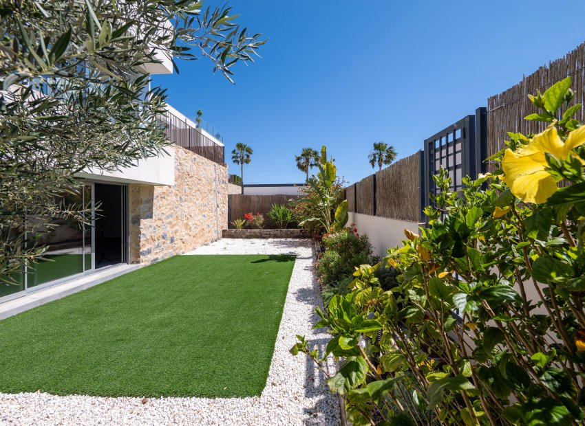 Obra nueva - Independiente / Villa -
Algorfa - La Finca Golf