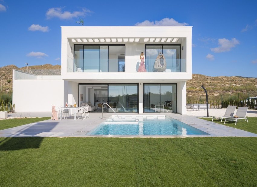 Obra nueva - Independiente / Villa -
Banos y Mendigo - Altaona Golf