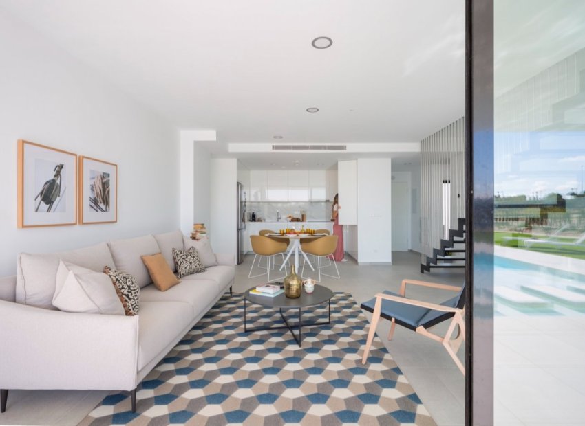 Obra nueva - Independiente / Villa -
Banos y Mendigo - Altaona Golf