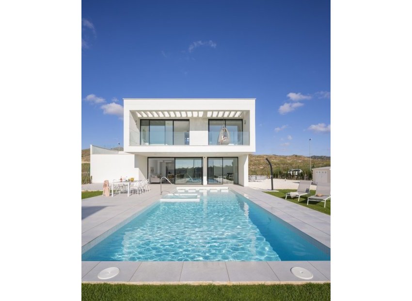 Obra nueva - Independiente / Villa -
Banos y Mendigo - Altaona Golf