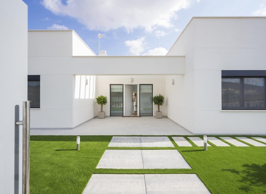 Obra nueva - Independiente / Villa -
Banos y Mendigo - Altaona Golf