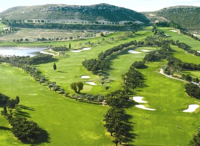 Obra nueva - Independiente / Villa -
Banos y Mendigo - Altaona Golf