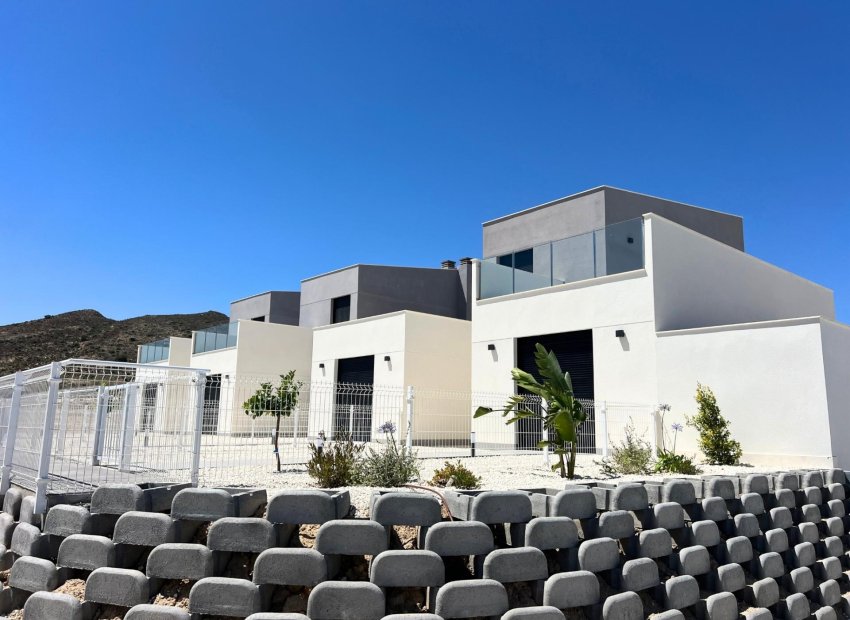 Obra nueva - Independiente / Villa -
Banos y Mendigo - Altaona Golf
