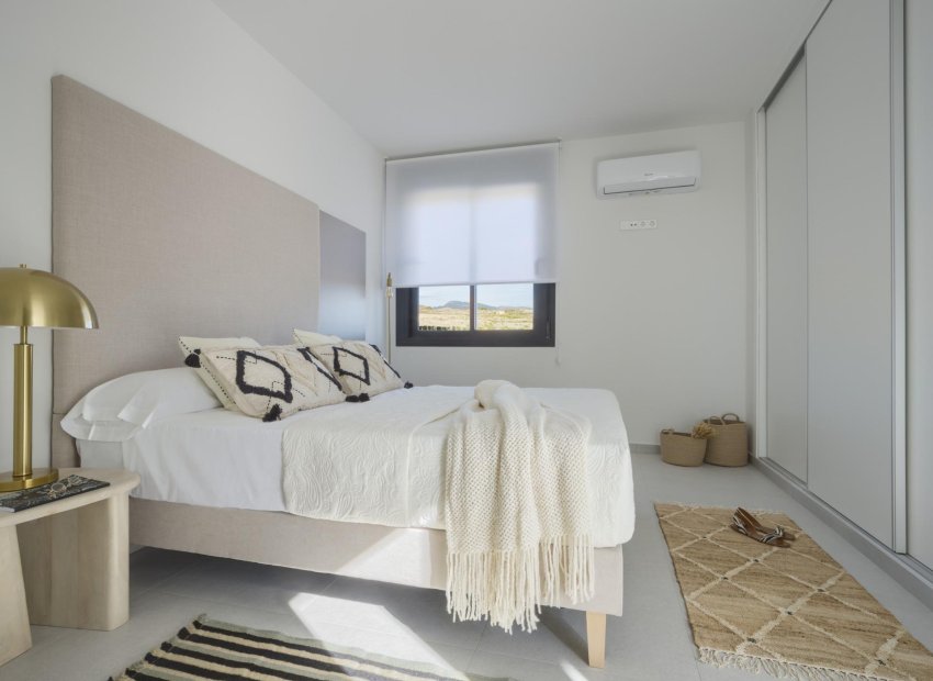 Obra nueva - Independiente / Villa -
Banos y Mendigo - Altaona Golf