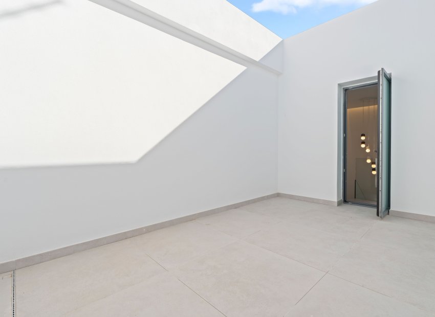 Obra nueva - Independiente / Villa -
Benidorm