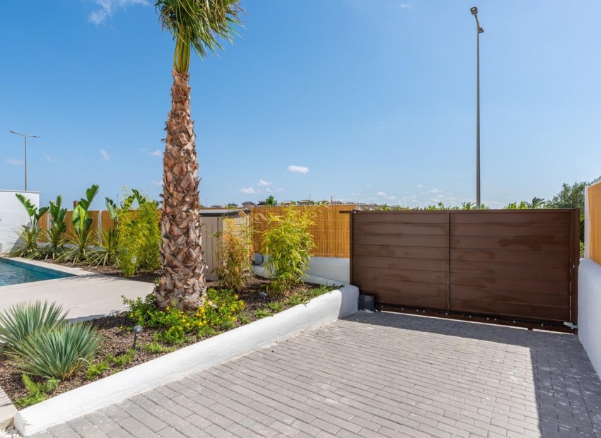Obra nueva - Independiente / Villa -
Benijofar - Centro