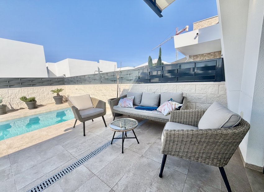 Obra nueva - Independiente / Villa -
Benijofar