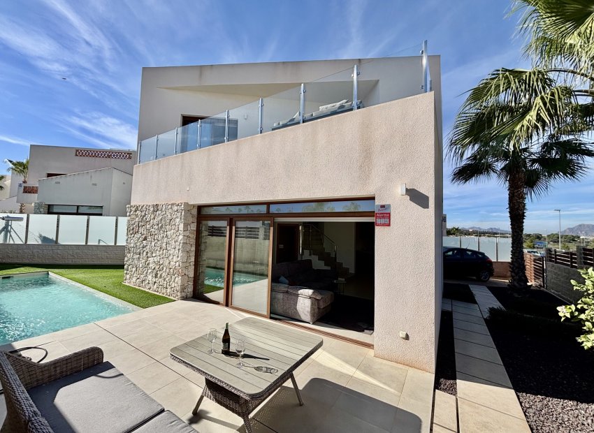 Obra nueva - Independiente / Villa -
Benijofar