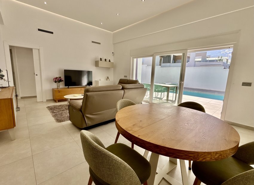 Obra nueva - Independiente / Villa -
Benijofar