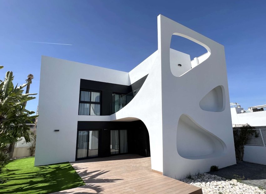 Obra nueva - Independiente / Villa -
Ciudad Quesada - Rojales - Rojales