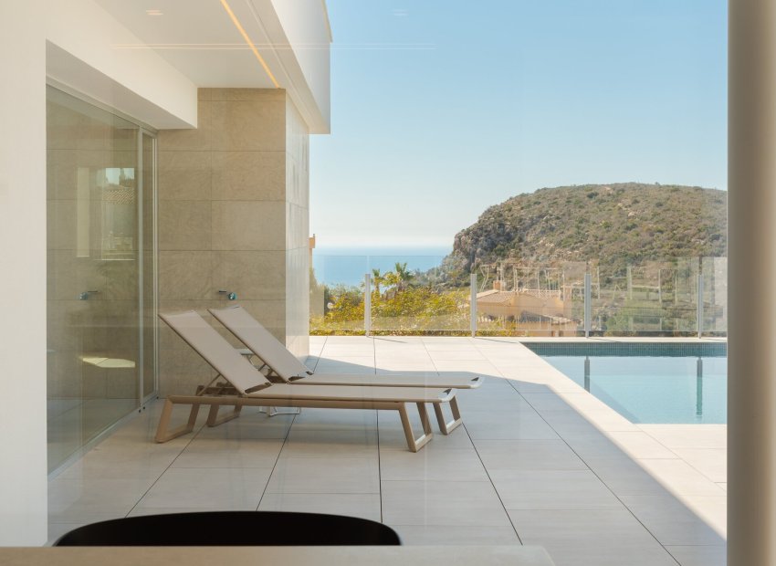 Obra nueva - Independiente / Villa -
Cumbre del Sol