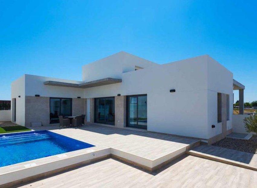 Obra nueva - Independiente / Villa -
Daya Nueva - Centro