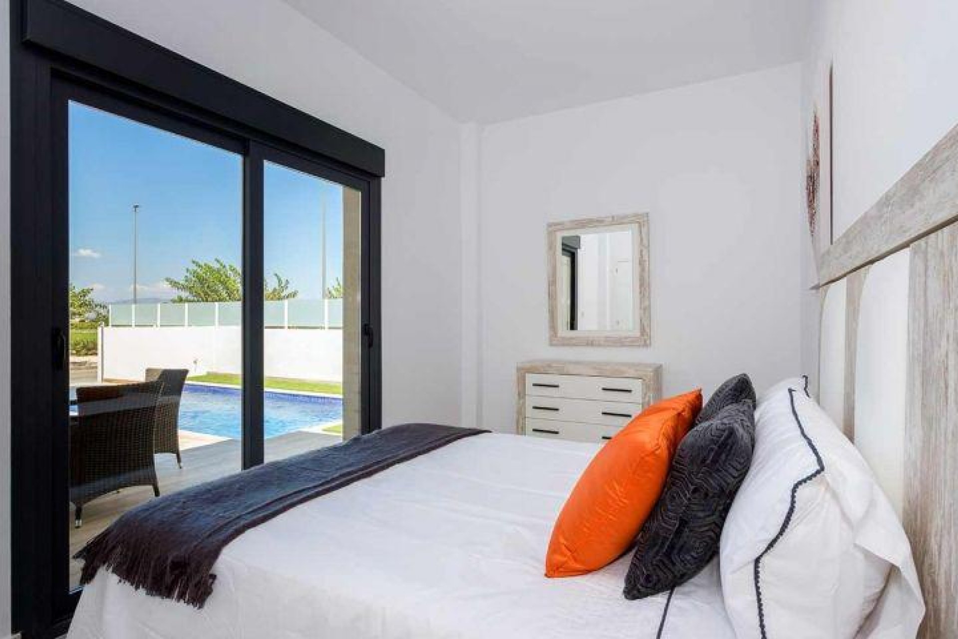 Obra nueva - Independiente / Villa -
Daya Nueva - Centro