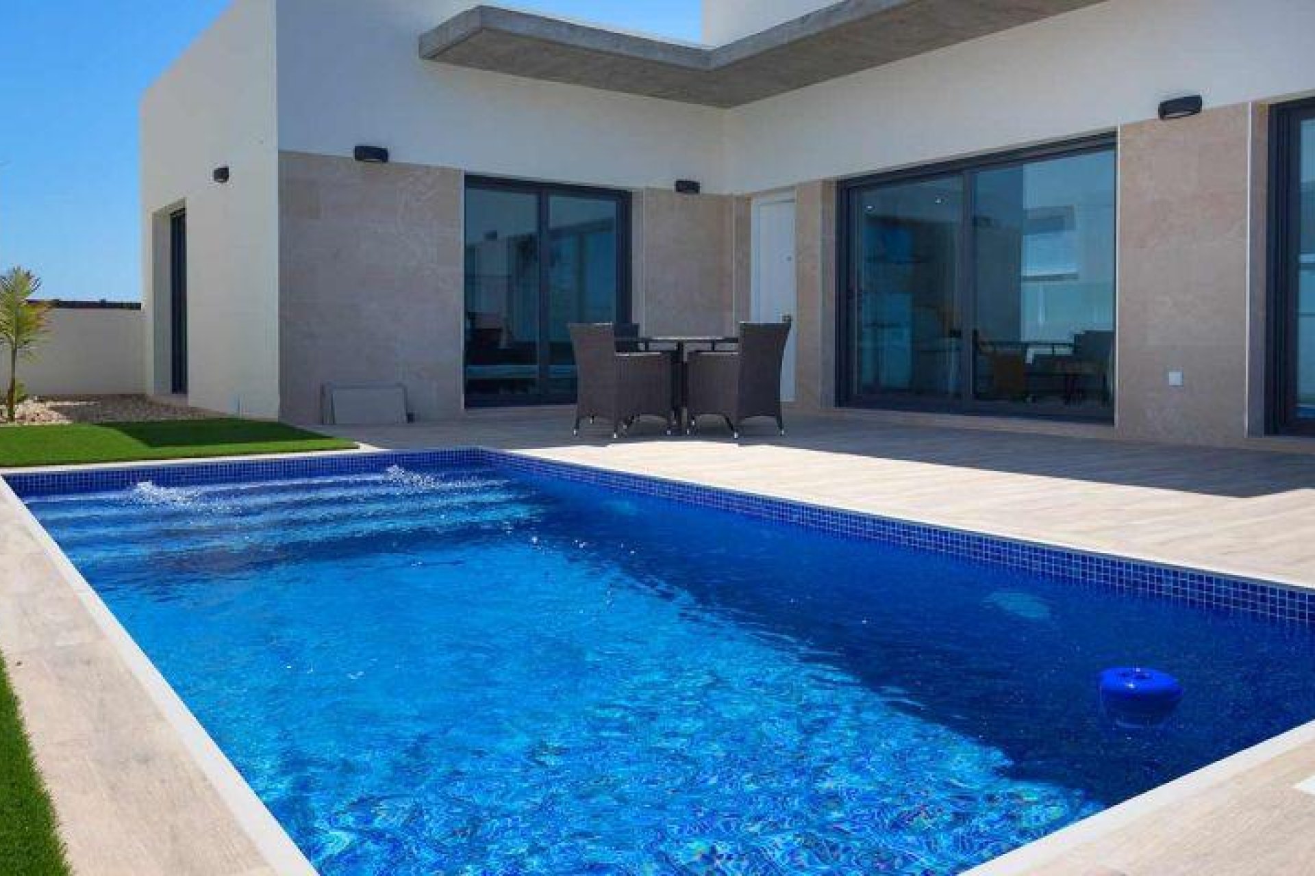 Obra nueva - Independiente / Villa -
Daya Nueva - Centro