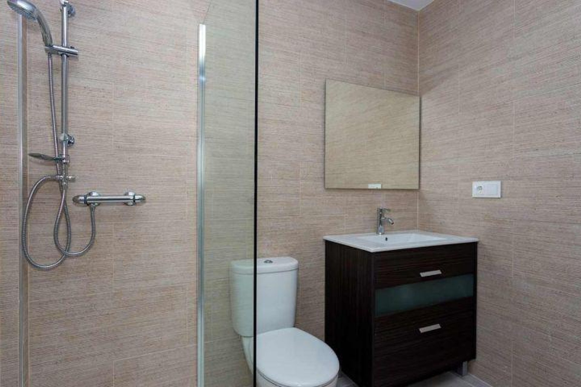 Obra nueva - Independiente / Villa -
Daya Nueva - Centro
