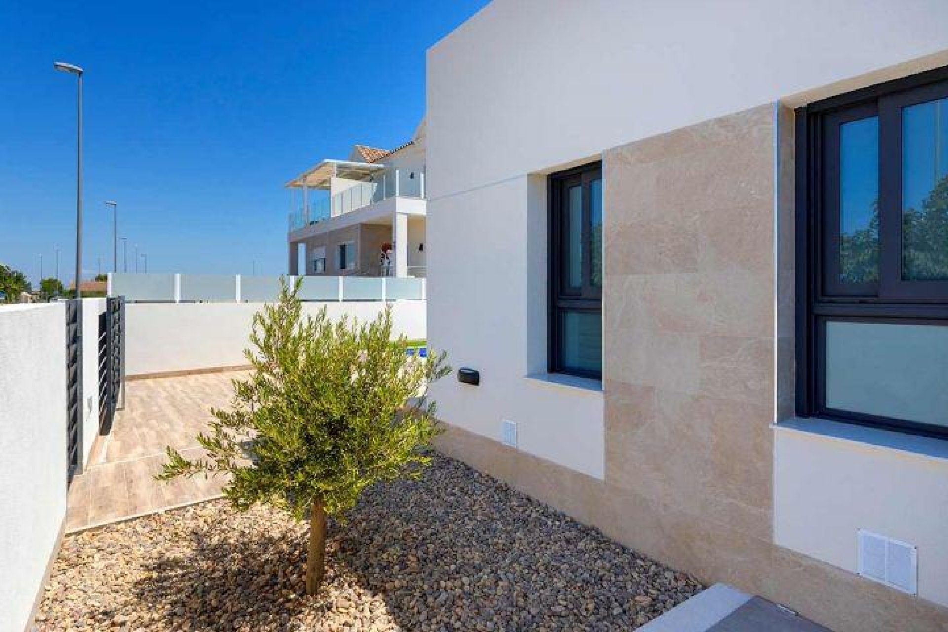 Obra nueva - Independiente / Villa -
Daya Nueva - Centro