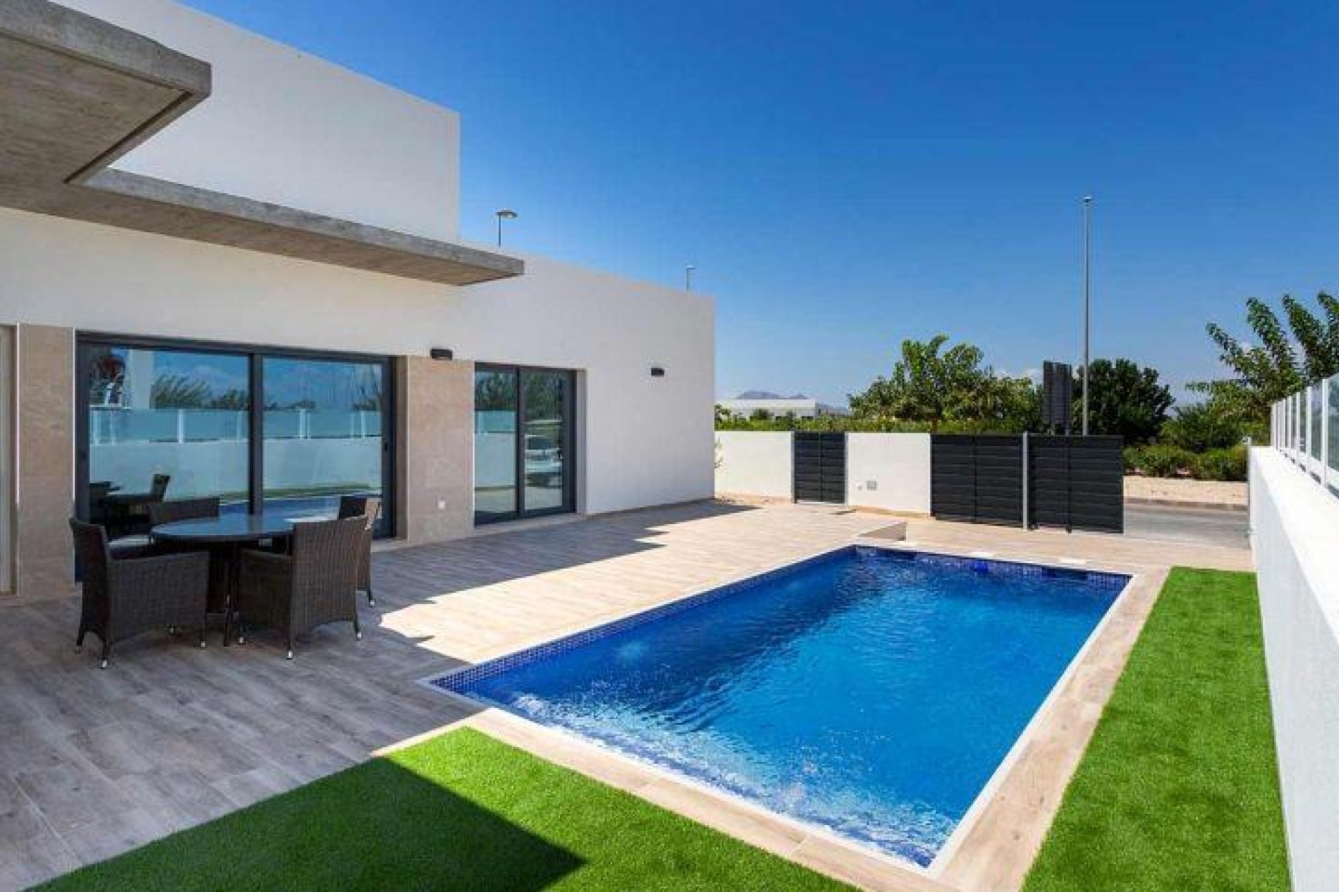 Obra nueva - Independiente / Villa -
Daya Nueva - Centro