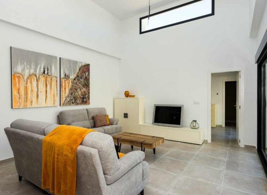 Obra nueva - Independiente / Villa -
Daya Nueva - Centro