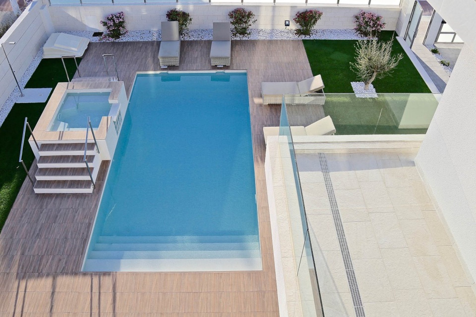 Obra nueva - Independiente / Villa -
Dehesa de Campoamor