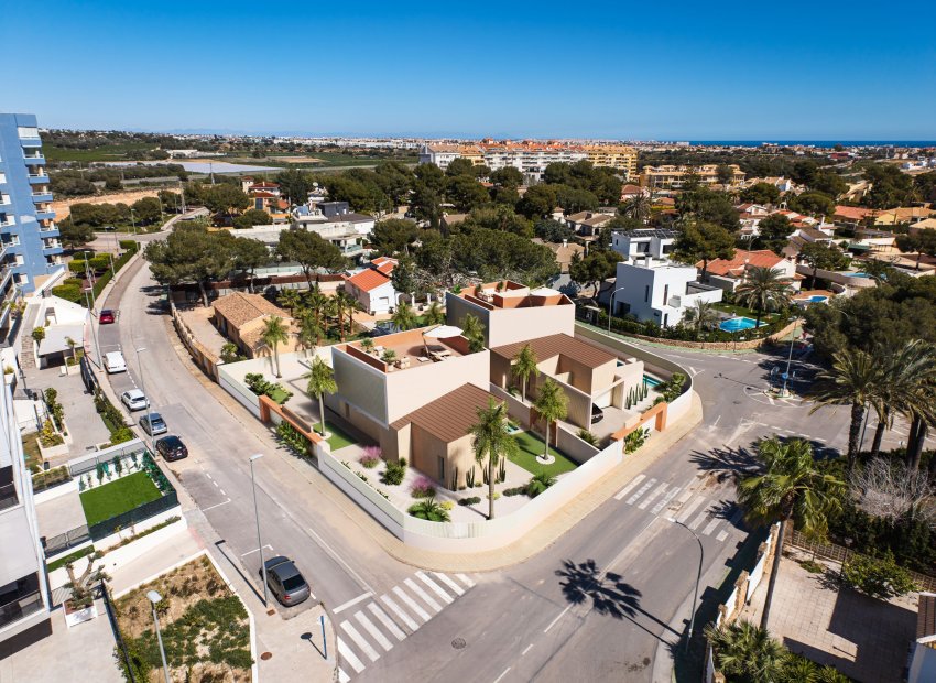 Obra nueva - Independiente / Villa -
Dehesa de Campoamor