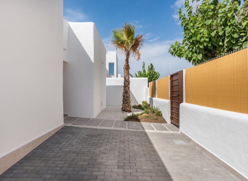 Obra nueva - Independiente / Villa -
Dolores - polideportivo