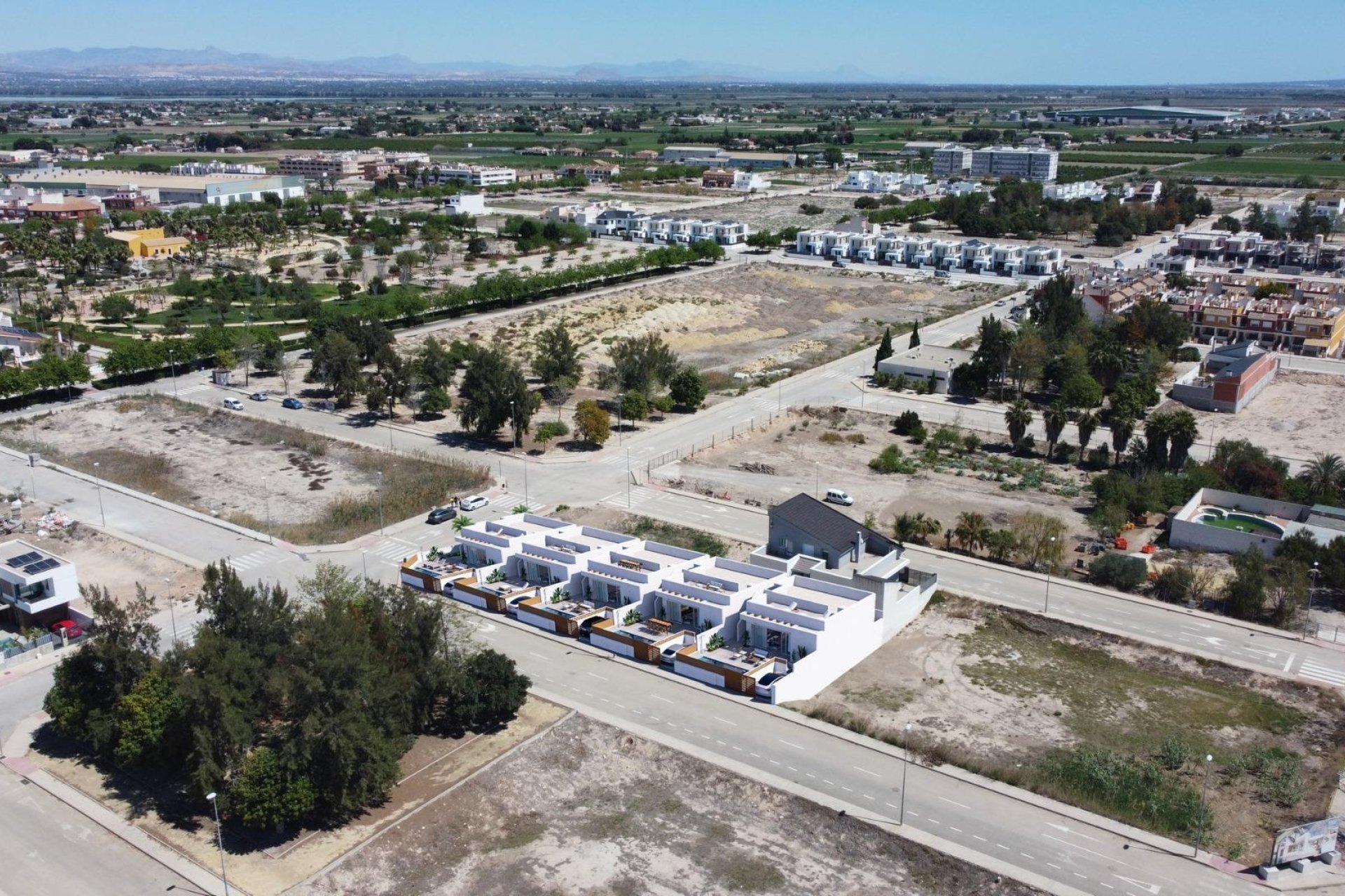 Obra nueva - Independiente / Villa -
Dolores - polideportivo