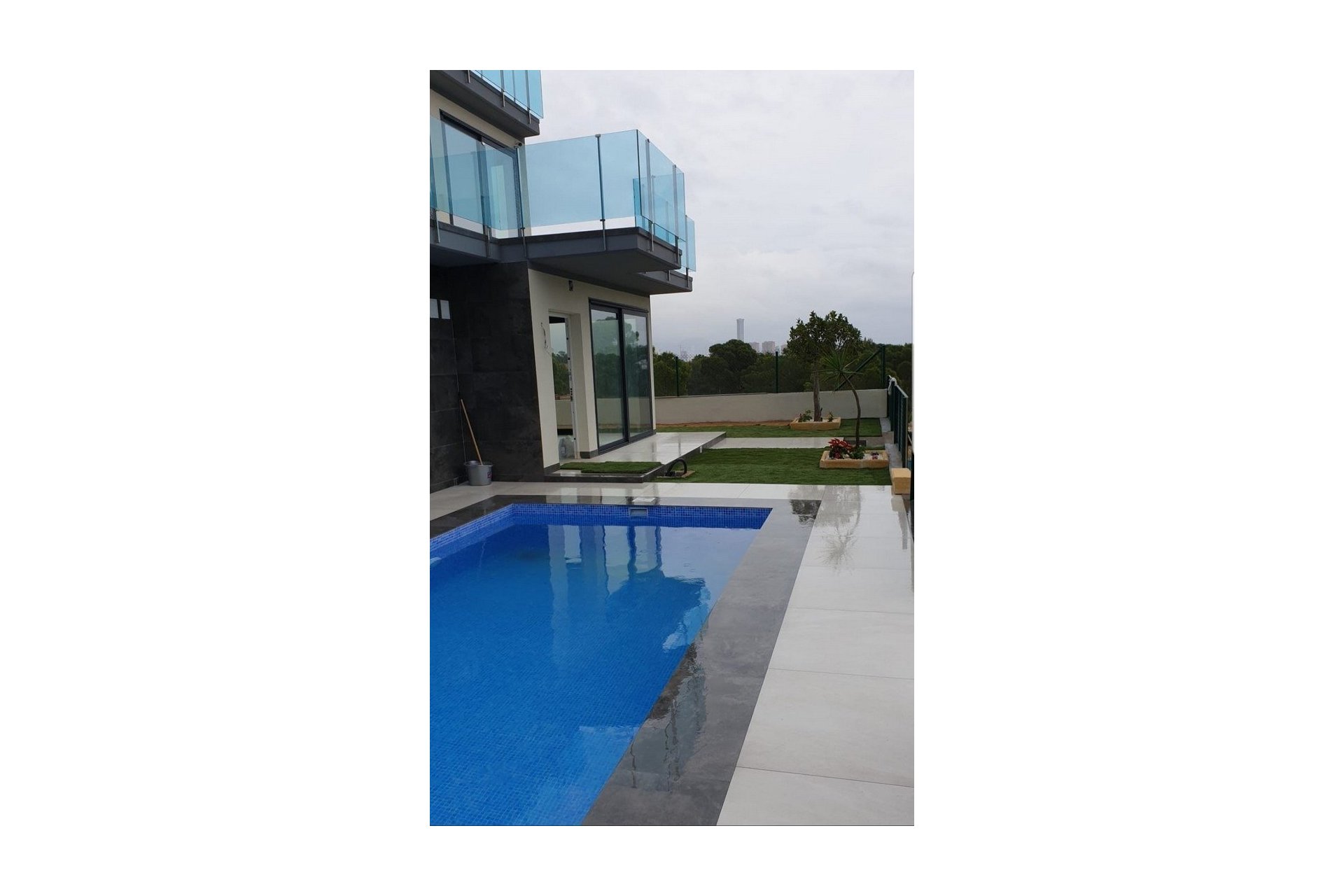 Obra nueva - Independiente / Villa -
Finestrat - Campana Garden