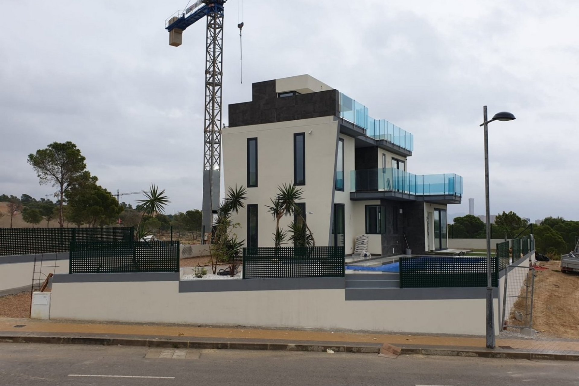 Obra nueva - Independiente / Villa -
Finestrat - Campana Garden