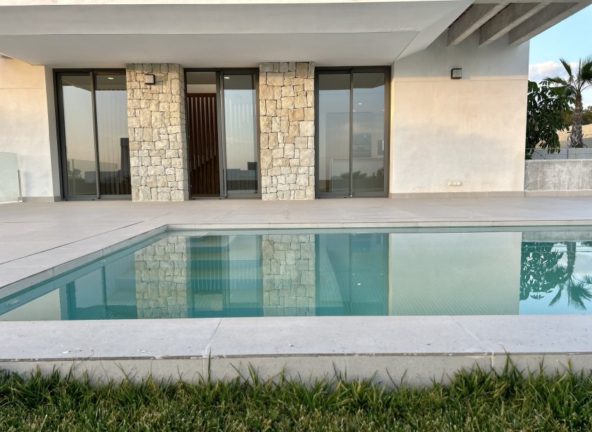 Obra nueva - Independiente / Villa -
Finestrat