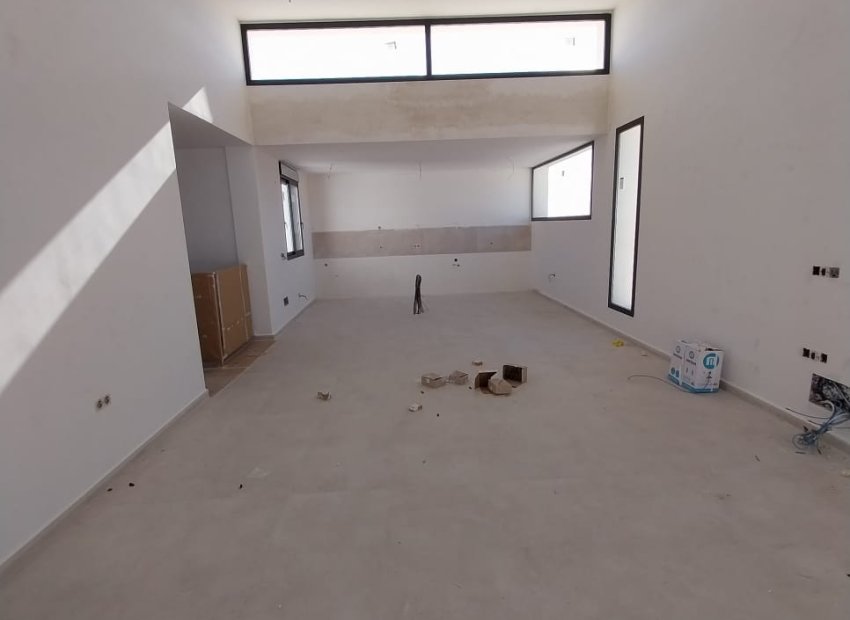 Obra nueva - Independiente / Villa -
Fortuna