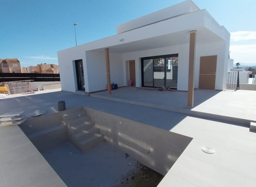 Obra nueva - Independiente / Villa -
Fortuna