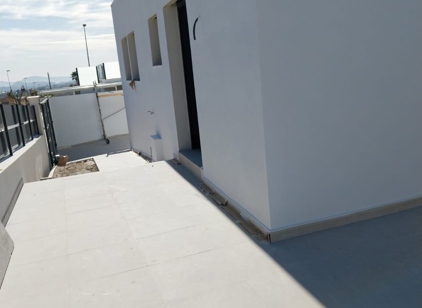 Obra nueva - Independiente / Villa -
Fortuna