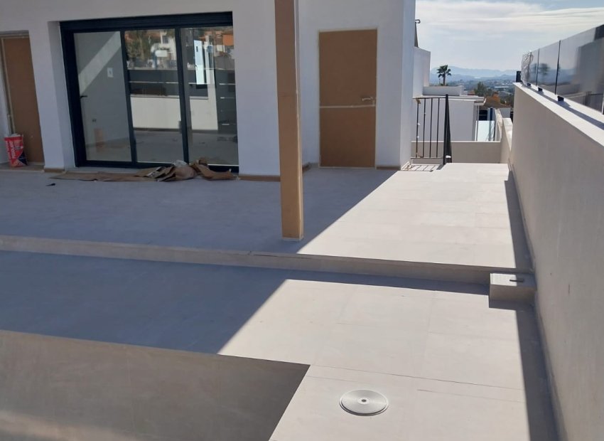 Obra nueva - Independiente / Villa -
Fortuna