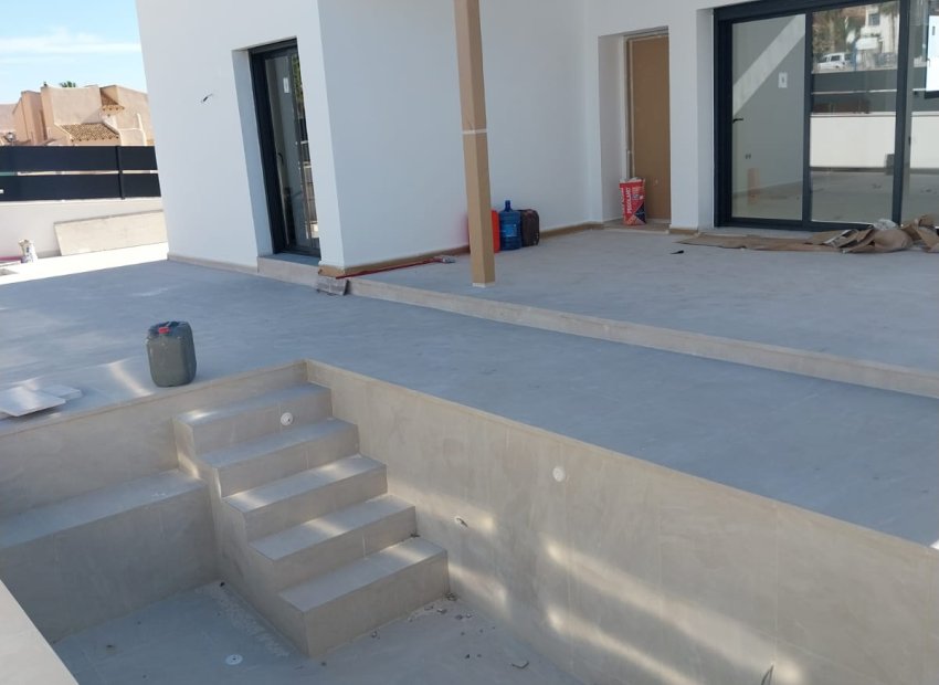 Obra nueva - Independiente / Villa -
Fortuna
