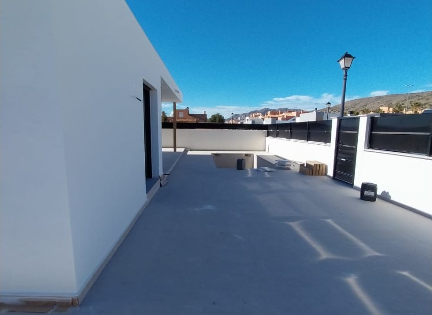 Obra nueva - Independiente / Villa -
Fortuna
