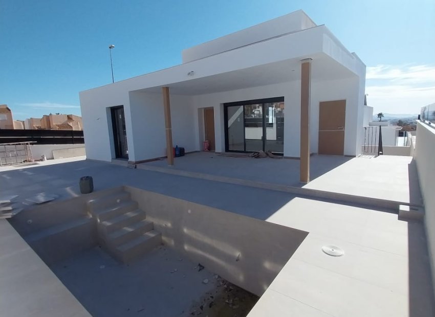Obra nueva - Independiente / Villa -
Fortuna