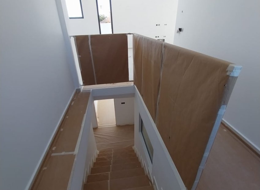 Obra nueva - Independiente / Villa -
Fortuna