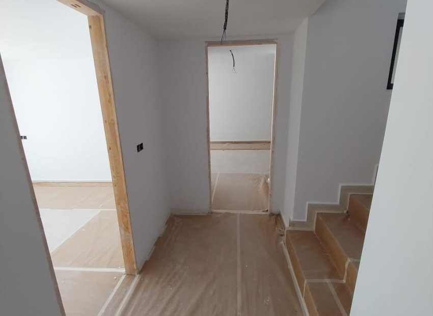 Obra nueva - Independiente / Villa -
Fortuna