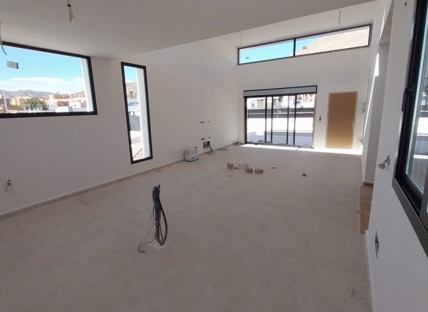 Obra nueva - Independiente / Villa -
Fortuna