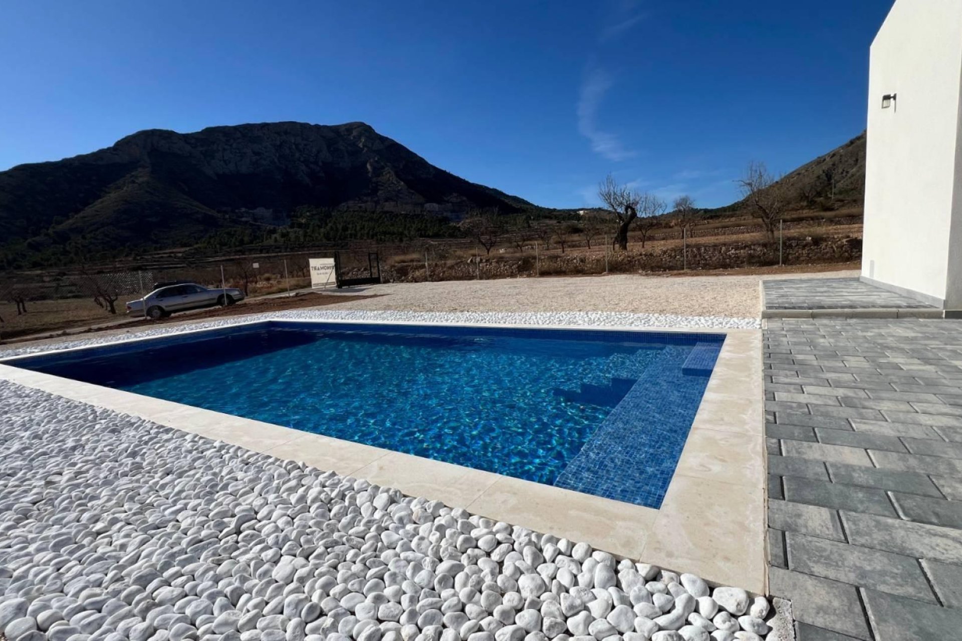 Obra nueva - Independiente / Villa -
Hondón de las Nieves - La Canalosa