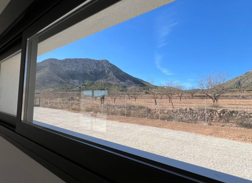 Obra nueva - Independiente / Villa -
Hondón de las Nieves - La Canalosa
