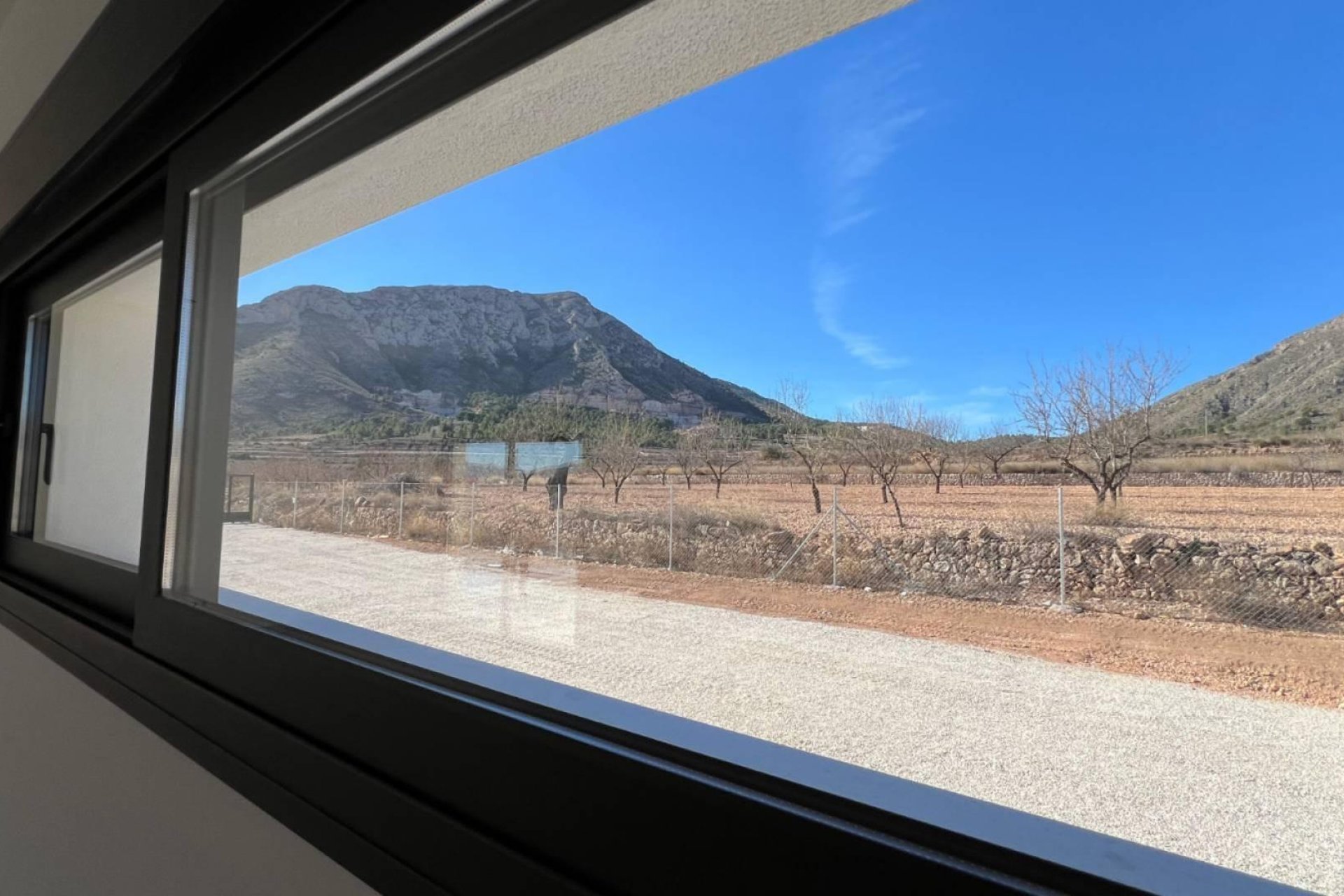 Obra nueva - Independiente / Villa -
Hondón de las Nieves - La Canalosa