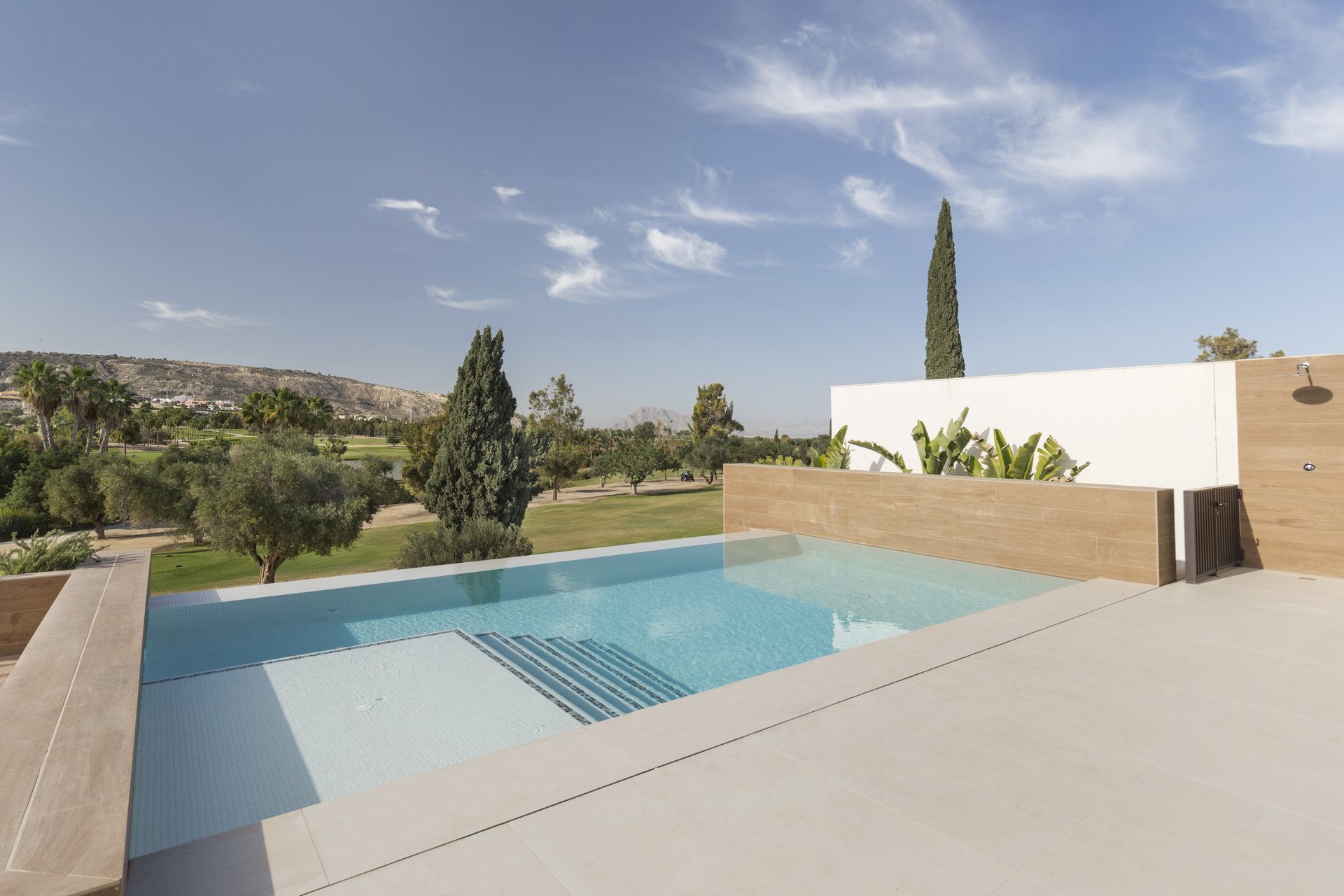 Obra nueva - Independiente / Villa -
La Finca Golf